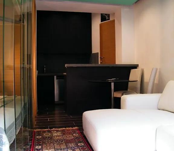 President Apartment Split